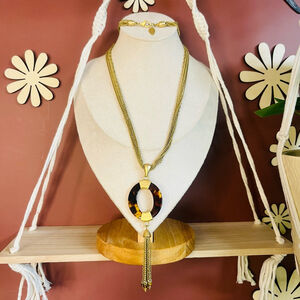 Coldwater Creek Brown Pendant Necklace | Layered Gold‎ Chain | Extra Long